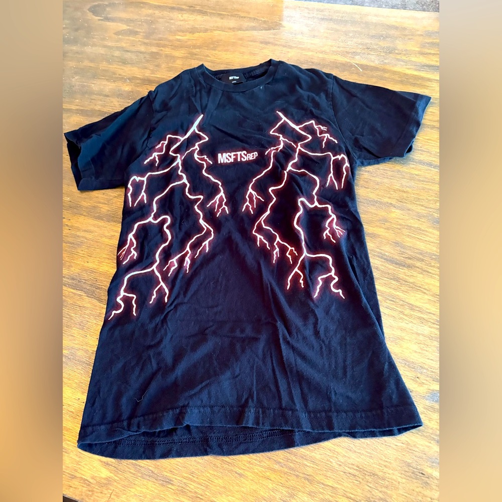 Msftsrep Rare Red Lightning T-shirt SMALL
black